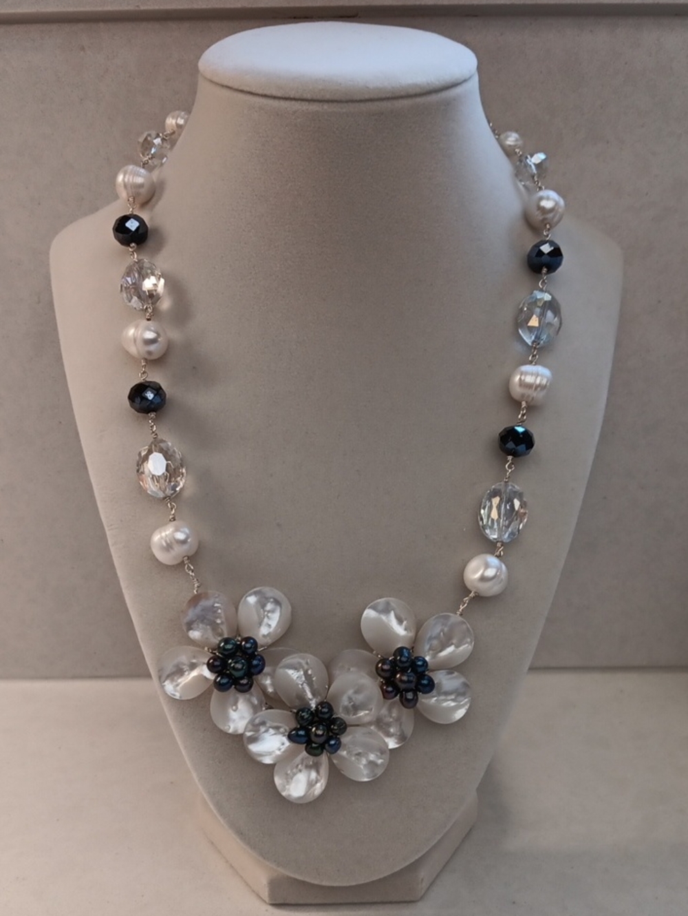 VTG Motherof Pearl Flower Bib,Crystal  Statement  Necklack .925 Sterling Silver